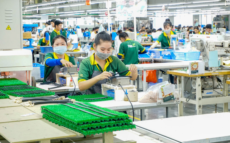 Các doanh nghiệp phía nam có cơ hội tăng trưởng sản xuất khi thành phố dần mở cửa lại nền kinh tế. Dịch bệnh kéo dài, xuất khẩu hàng hoá suy giảm -0