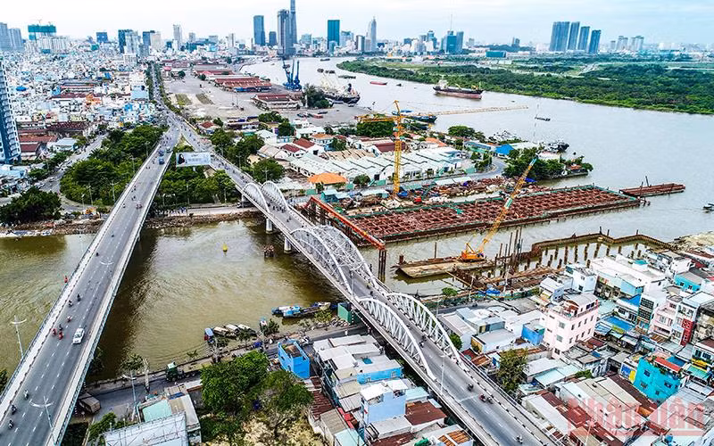 Một góc đô thị quận 4.