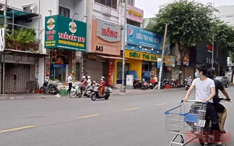  Siết chặt việc thực hiện giãn cách xã hội tại TP Hồ Chí Minh -2