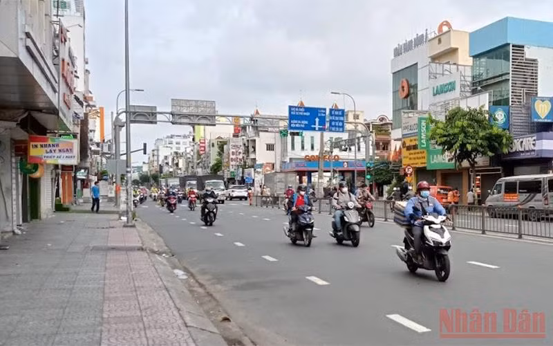  Siết chặt việc thực hiện giãn cách xã hội tại TP Hồ Chí Minh -1