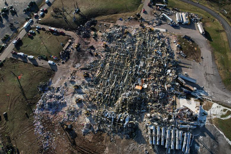 Khung cảnh hoang tàn của nhà máy sản xuất nến tại Mayfield, Kentucky, ngày 11/12. (Ảnh: Reuters) kentucky -0