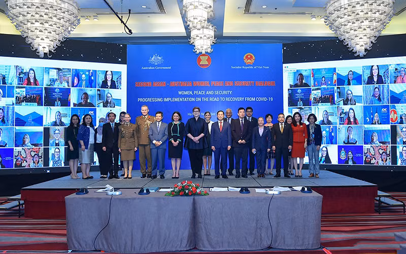 Các đại biểu dự Đối thoại ASEAN-Australia về Phụ nữ, Hòa bình và An ninh lần thứ 2 trực tiếp và trực tuyến. (Ảnh: baoquocte.vn)