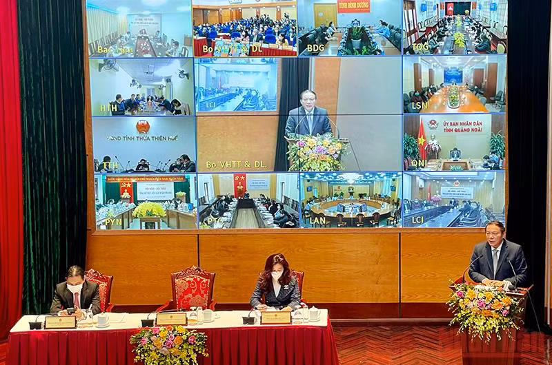 Bộ trưởng Văn hóa, Thể thao và Du lịch phát biểu tại hội nghị.