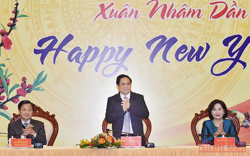 Phát biểu ý kiến, Thủ tướng Phạm Minh Chính nhấn mạnh, trong thành tựu chung của đất nước năm qua có sự đóng góp trực tiếp và quan trọng của ngành ngân hàng - một trong những ngành quan trọng, huyết mạch của nền kinh tế. (Ảnh: TRẦN HẢI) Ngành Ngân hàng phải góp phần ổn định kinh tế vĩ mô, phục hồi nhanh, phát triển bền vững -0