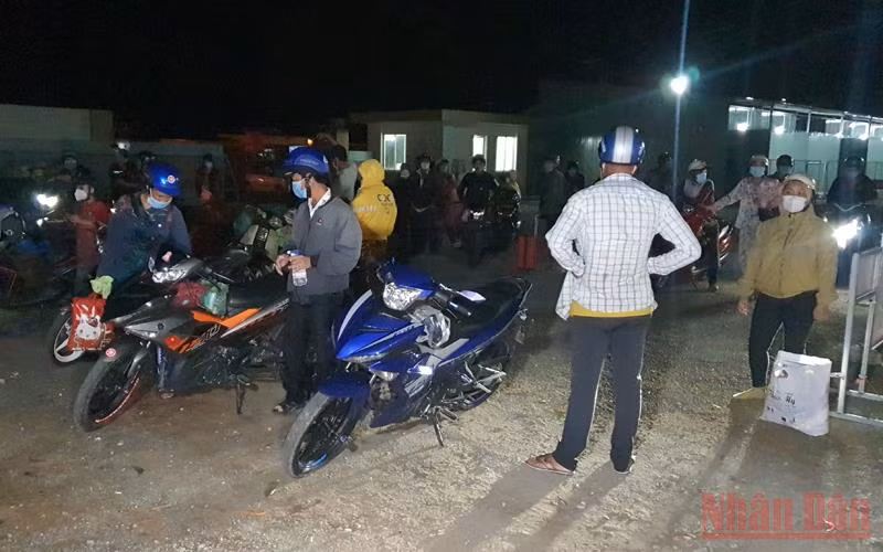 Những người trở về đang được lực lượng sàng lọc để xử lý phù hợp.