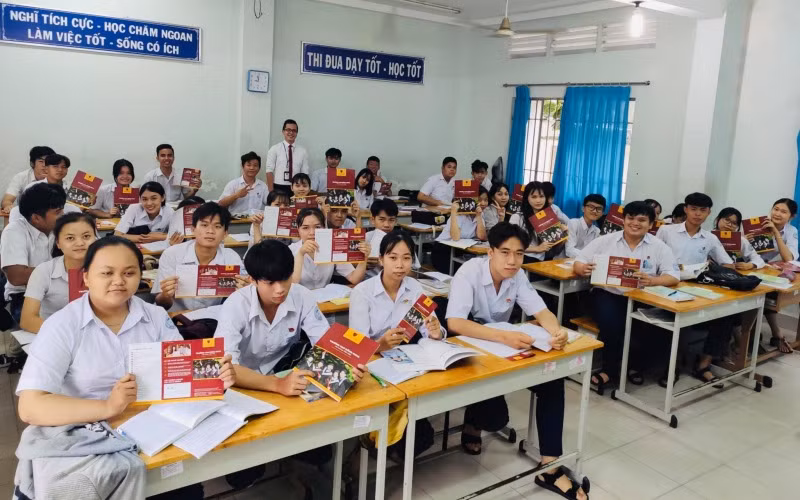 Nhóm ngành Quản trị khách sạn, Quản trị nhà hàng và dịch vụ ăn uống được các em học sinh Trường THPT Nguyễn Thái Bình (Tây Ninh) đặc biệt quan tâm.
