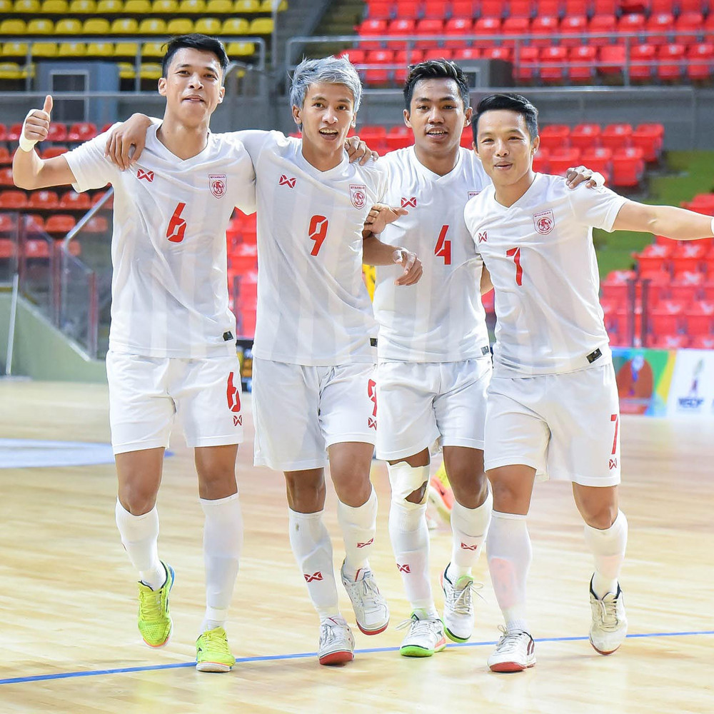 Các tuyển thủ futsal Việt Nam ăn mừng bàn thắng thứ 7. (Ảnh: AFC) Thắng đậm Timor Leste 7-1, đội tuyển futsal Việt Nam lên ngôi đầu bảng -0