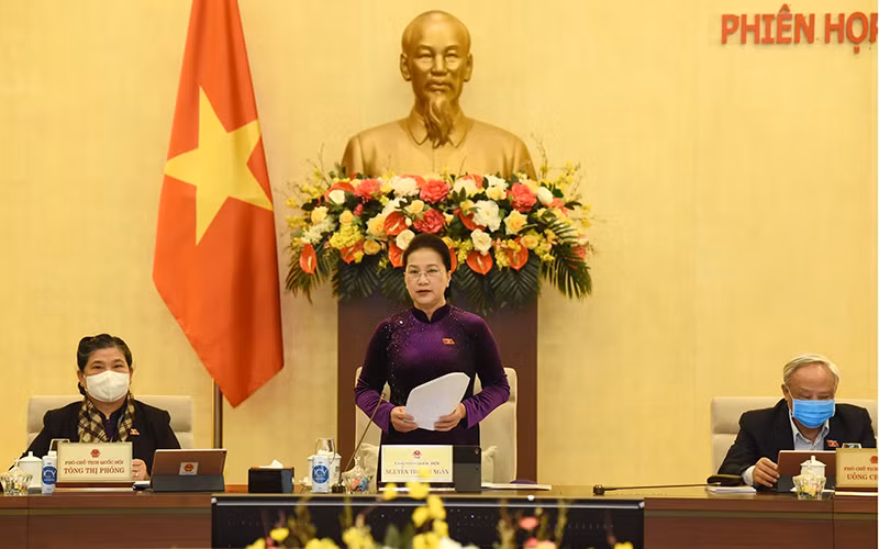 Chủ tịch Quốc hội Nguyễn Thị Kim Ngân phát biểu khai mạc phiên họp.