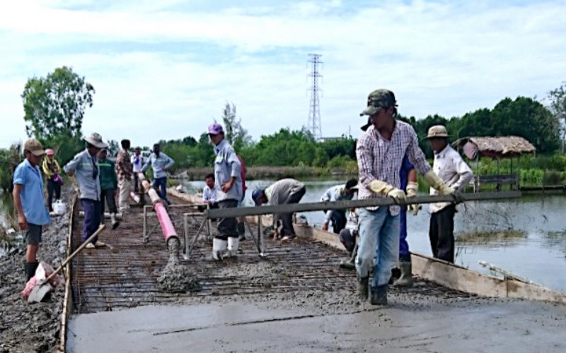 Hàng loạt công trình có vốn nhà nước ở Cà Mau đang trầy trật vì giá vật tư tăng cao. gia_4-1620220405145.jpg