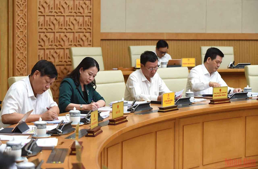 Phó chủ tịch nước Võ Thị Ánh Xuân và các thành viên Chính phủ tham dự hội nghị. Nỗ lực thúc đẩy phục hồi và phát triển kinh tế-xã hội nhanh và bền vững -0