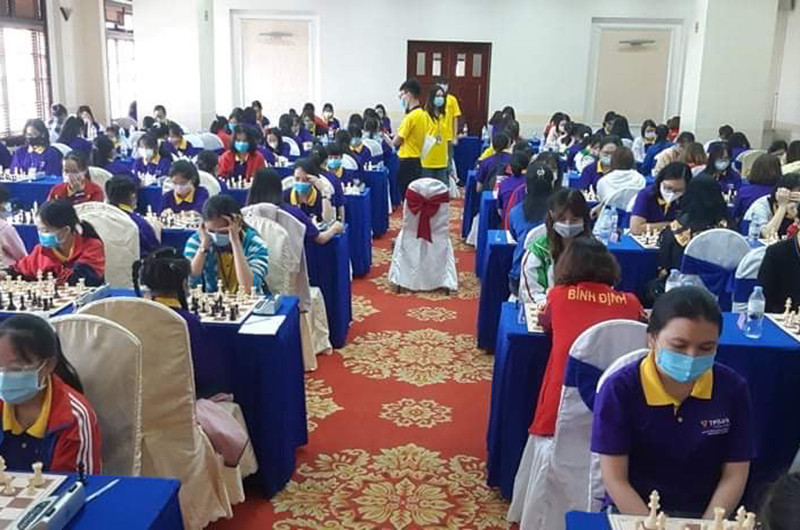 Các VĐV và trọng tài đều phải đeo khẩu trang suốt quá trình thi đấu!