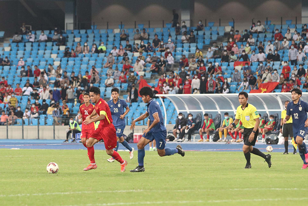 Thế trận giằng co trong khoảng thời gian giữa hiệp 1. (Ảnh: VFF) (Hết hiệp 1) U23 Việt Nam 1-0 U23 Thái Lan: Bảo Toàn mở tỷ số -0