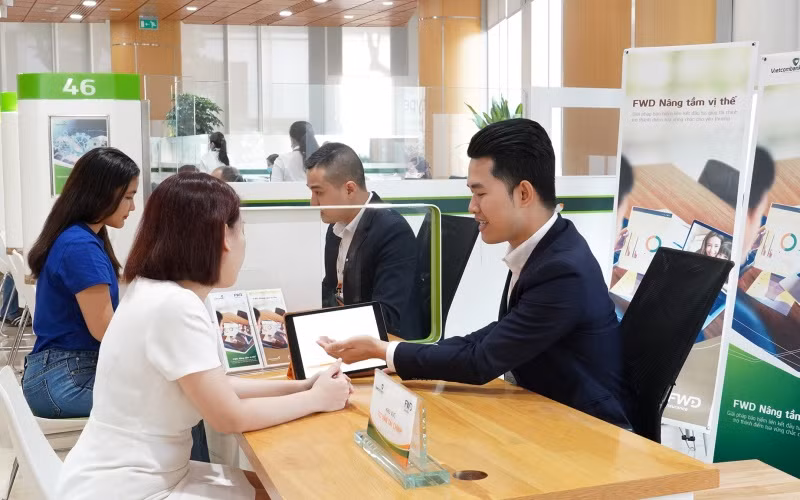 Vietcombank phân phối độc quyền sản phẩm bảo hiểm liên kết đầu tư “FWD Nâng tầm vị thế”
