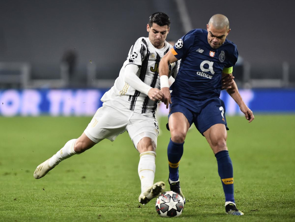 Pepe thi đấu ấn tượng trước các chân sút đội chủ nhà. (Ảnh: Reuters) Ronaldo kém duyên, Juventus bị loại khỏi Champions League -0