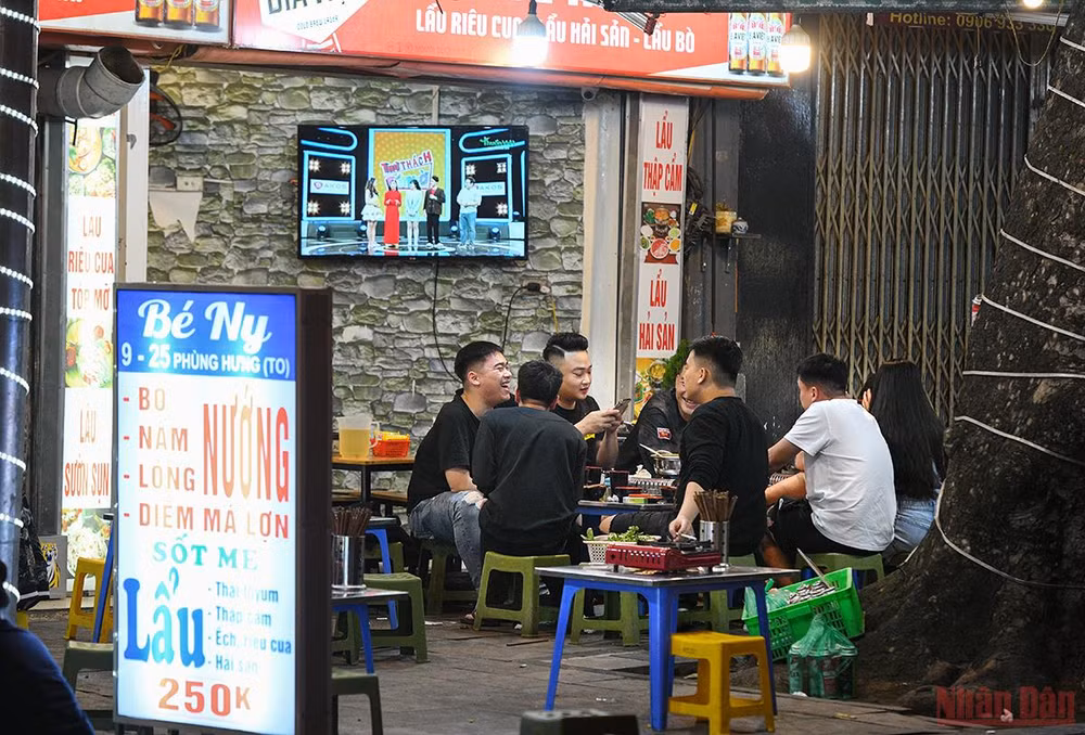 Hà Nội chính thức bỏ quy định quán ăn được mở cửa đến 21 giờ -0