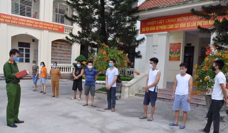Các đối tượng bị khởi tố.
