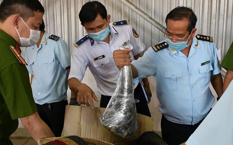 Hơn 138kg nghi sừng tê giác bị bắt giữ.