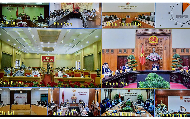 Hội nghị diễn ra theo hình thức trực tuyến. (Ảnh: Trần Hải) Thủ tướng chủ trì hội nghị phòng, chống thiên tai ở miền trung và Tây Nguyên -0