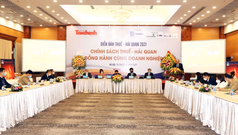 Diễn đàn Thuế - Hải quan 2021 với chủ đề “Chính sách thuế - hải quan đồng hành cùng doanh nghiệp”.