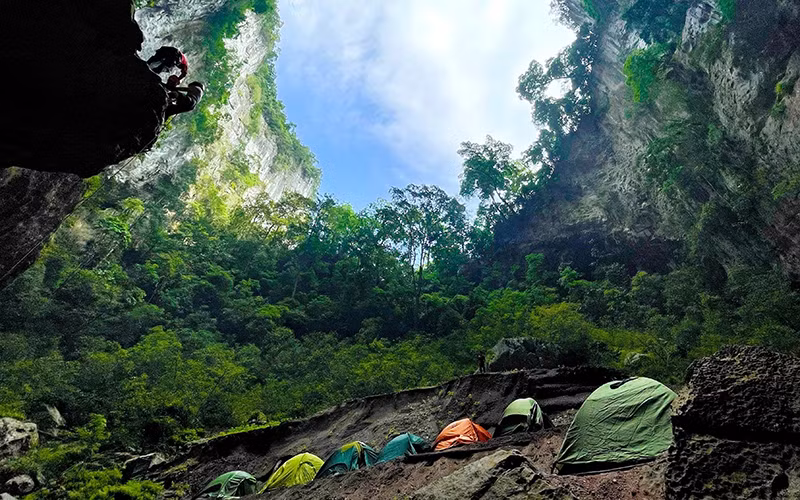 Khám phá “vương quốc hang động” -0