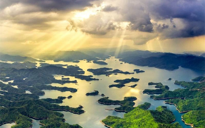 Hồ Tà Đùng (Vườn quốc gia Tà Đùng).