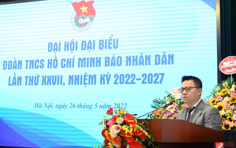 Đồng chí Lê Quốc Minh, Ủy viên Trung ương Đảng, Tổng Biên tập Báo Nhân Dân, Phó Trưởng Ban Tuyên giáo Trung ương, Chủ tịch Hội Nhà báo Việt Nam, Bí thư Đảng ủy, phát biểu tại Đại hội. (Ảnh: THÀNH ĐẠT) Tuổi trẻ Báo Nhân Dân phát huy truyền thống, kiến tạo thành công mới -0