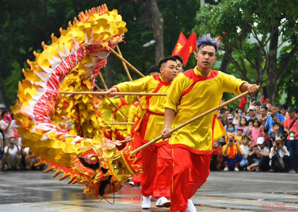 Rực rỡ sắc màu tại Liên hoan nghệ thuật Múa Rồng Hà Nội -0