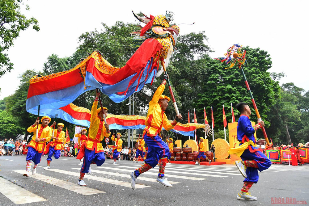Rực rỡ sắc màu tại Liên hoan nghệ thuật Múa Rồng Hà Nội -0