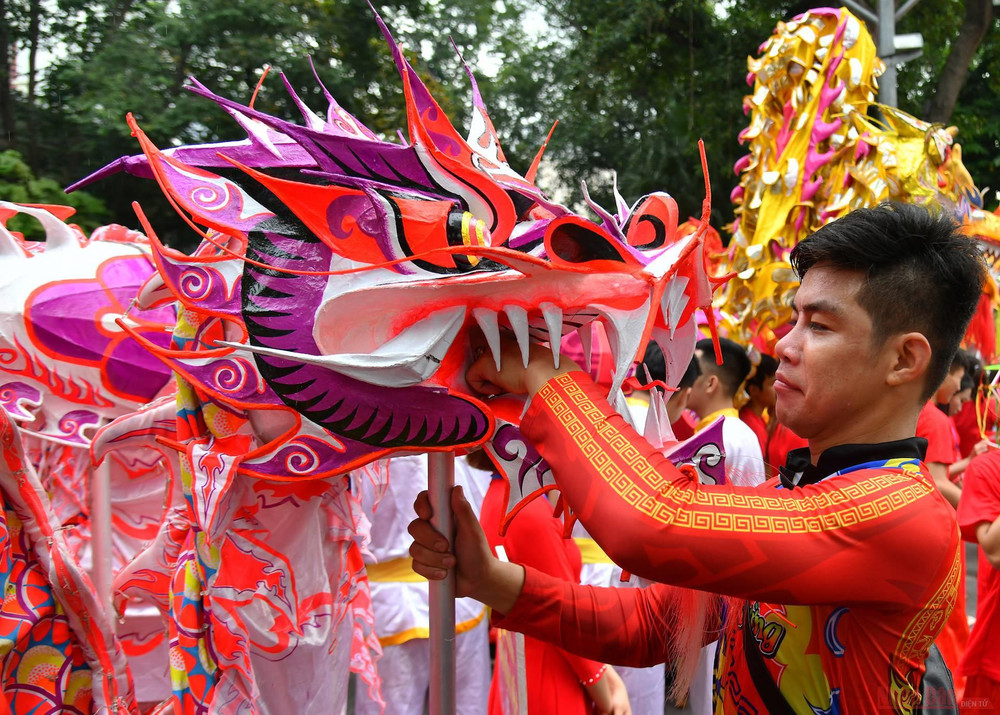 Rực rỡ sắc màu tại Liên hoan nghệ thuật Múa Rồng Hà Nội -0