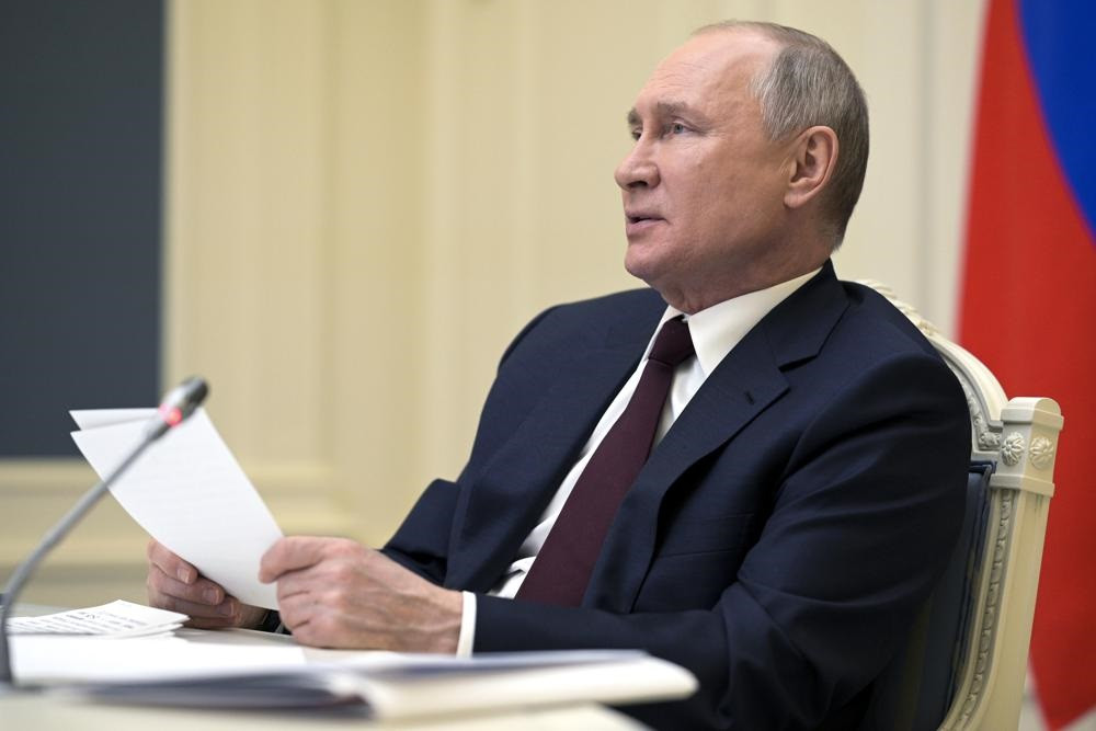 Tổng thống Nga Vladimir Putin phát biểu khi ông tham gia Hội nghị thượng đỉnh trực tuyến về khí hậu từ Moscow ngày 22-4. Ảnh: AP. Khai mạc Hội nghị thượng đỉnh khí hậu: Nhiều nước lớn cam kết cắt giảm khí thải -0
