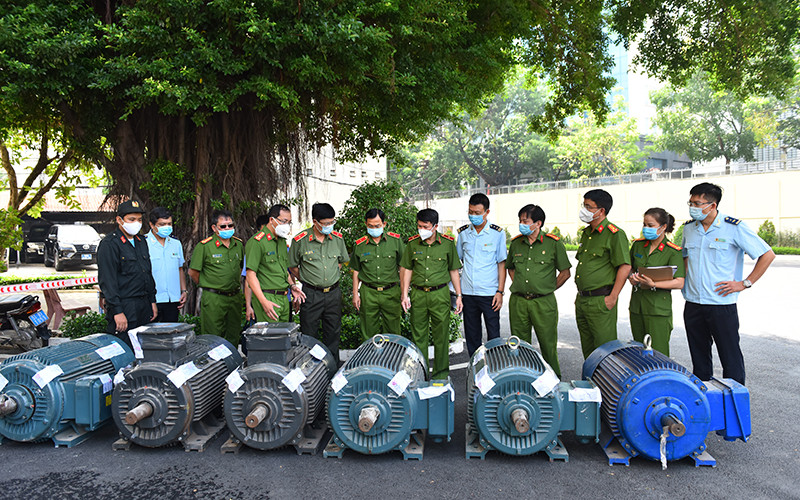 Cục Cảnh sát điều tra tội phạm về ma túy chủ trì, phối hợp các đơn vị triệt phá đường dây mua bán, vận chuyển ma túy giấu trong motor điện và dạ dày lợn, thu giữ 270kg ma túy tổng hợp. Trấn áp mạnh tội phạm ma túy -0