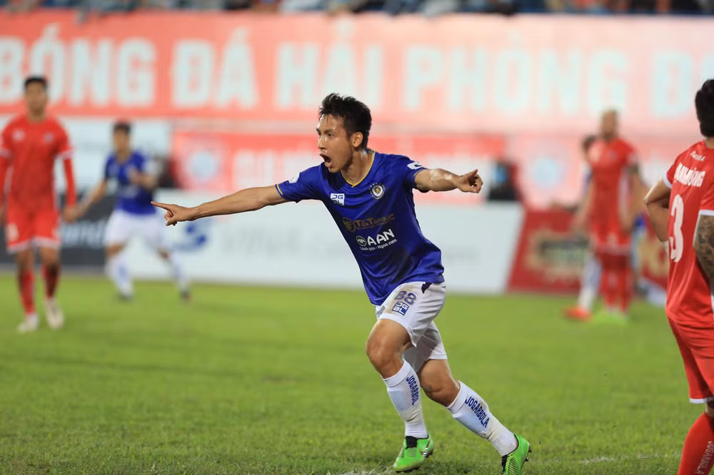 Sự trở lại của Hùng Dũng đồng nghĩa với một chiến thắng quan trọng dành cho CLB Hà Nội. 