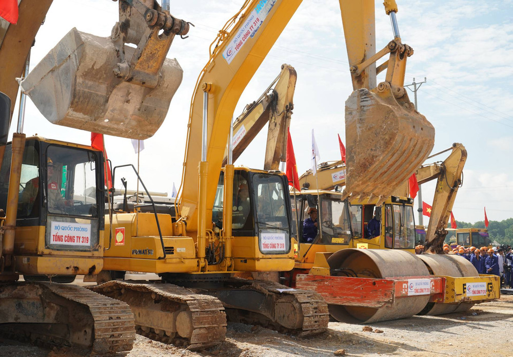 Khởi công xây dựng dự án thành phần cao tốc bắc - nam phía đông, đoạn Mai Sơn - quốc lộ 45. (Ảnh: baochinhphu.vn) Những dự án giao thông trọng điểm được khánh thành, khởi công bất chấp đại dịch Covid-19 -0