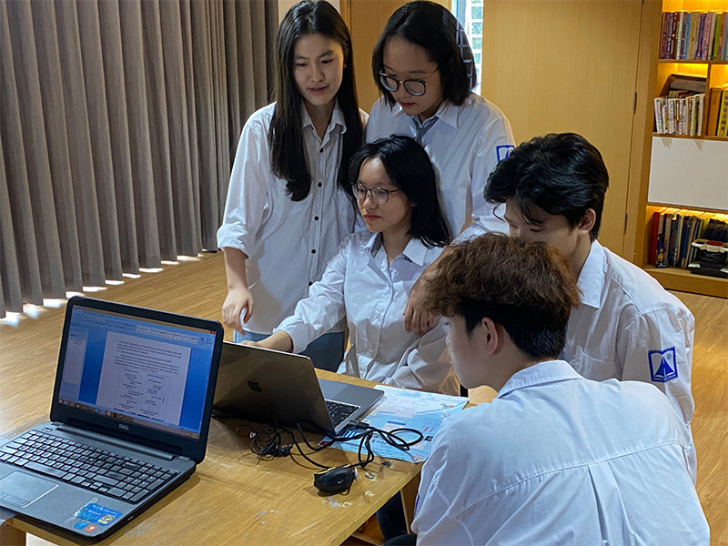 Đội tuyển Việt Nam tham gia thi trực tuyến. Đội tuyển Việt Nam giành hai Huy chương vàng INTARG 2021 -0