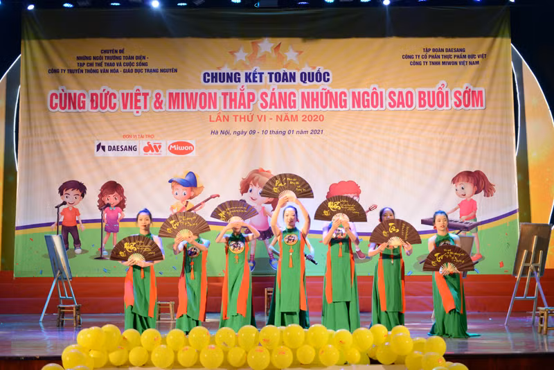 Cuộc thi Chung kết Toàn quốc “ Cùng Đức Việt & Miwon thắp sáng những Ngôi sao buổi sớm:”Lần thứ VI – 2020 -0