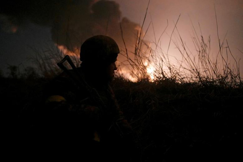 Quân nhân Ukraine tại căn cứ không quân Vasylkiv, vùng Kiev. (Ảnh: Reuters) Bảy ngày chiến sự tại Ukraine -0
