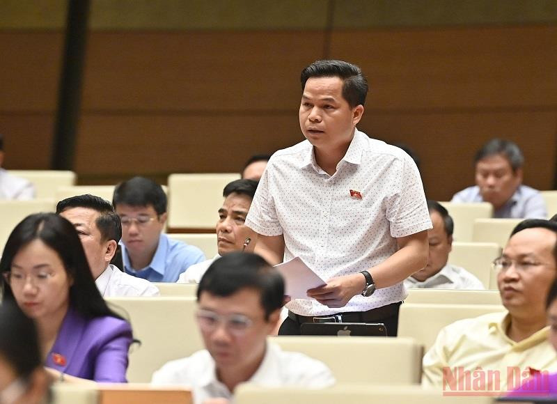 Đại biểu Bế Minh Đức (Cao Bằng) phát biểu thảo luận. (Ảnh: KHOA NGUYÊN) Quy định chặt chẽ thẩm quyền huy động người, phương tiện, thiết bị để tránh lạm dụng -0