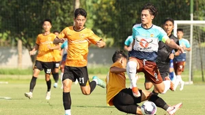 Tại mùa giải 2024, U21 LPBank Hoàng Anh Gia Lai (xanh-trắng) đã xuất sắc đăng quang ngôi vô địch sau một hành trình đầy ấn tượng. (Ảnh: VFF)