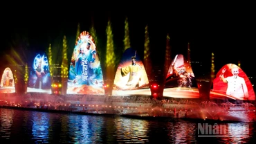Show diễn nghệ thuật “Sử thi Âu Lạc” tại công viên hoa ánh sáng Delight Park Đà Lạt.