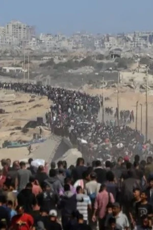 Cư dân Gaza trở về nhà sau khi lệnh ngừng bắn có hiệu lực. Ảnh | Rizek Abdeljawad/Xinhua/IMAGO