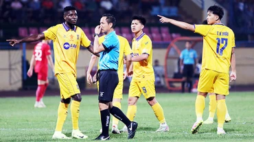 VPF sẽ triển khai loạt giải pháp nhằm chấn chỉnh và nâng cao chất lượng đội ngũ trọng tài. Ảnh: K.MINH