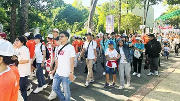 Chung bước vì nạn nhân chất độc da cam