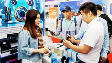 Nhiều công dân lựa chọn khởi nghiệp trên nền tảng công nghệ số, công nghệ mới. Ảnh: SONG ANH