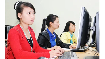 Tiết học công nghệ của sinh viên Trường đại học Thái Nguyên. Ảnh: SONG ANH