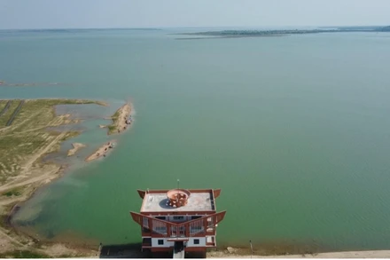 Viện Kỹ thuật Biển triển khai lấy mẫu kiểm tra chất lượng nước hồ Dầu Tiếng.