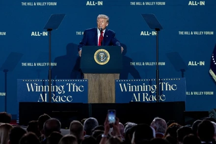 Tổng thống Donald J. Trump đang "thổi bùng" cuộc cách mạng AI tại nước Mỹ. (Ảnh: The White House)