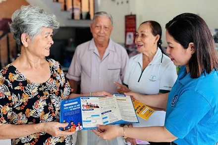 Việc điểu chỉnh tuổi hưởng trợ cấp hưu trí xã hội và bổ sung chế độ trợ cấp hằng tháng giúp người cao tuổi được thụ hưởng chính sách tốt hơn. (Ảnh: Bảo hiểm xã hội Cần Thơ).