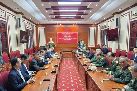 Ban liên lạc truyền thống hữu nghị Việt Nam-Lào (Bộ Quốc phòng) tổ chức gặp mặt mừng Xuân và đón Tết cổ truyền Bính Ngọ.