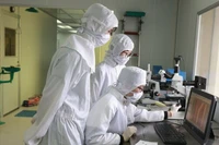Phòng sạch thuộc Trung tâm Nano và Năng lượng, khoa Vật lý, Trường đại học Khoa học Tự nhiên, Đại học Quốc gia Hà Nội.