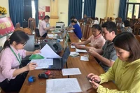 Ngân hàng chính sách xã hội tỉnh Hà Nam khẩn trương giải ngân tại các Điểm giao dịch xã.